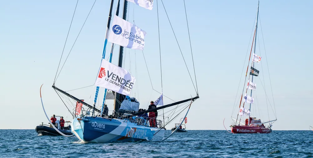 Thomas Ruyant s'apprête à remonter le chenal